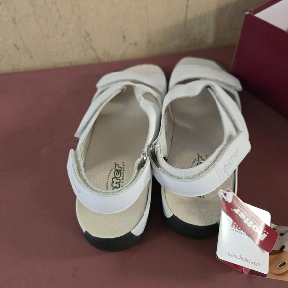 New Womens White Leather Adjustable Strap Sandals Size  8 and10 - Picture 3 of 5